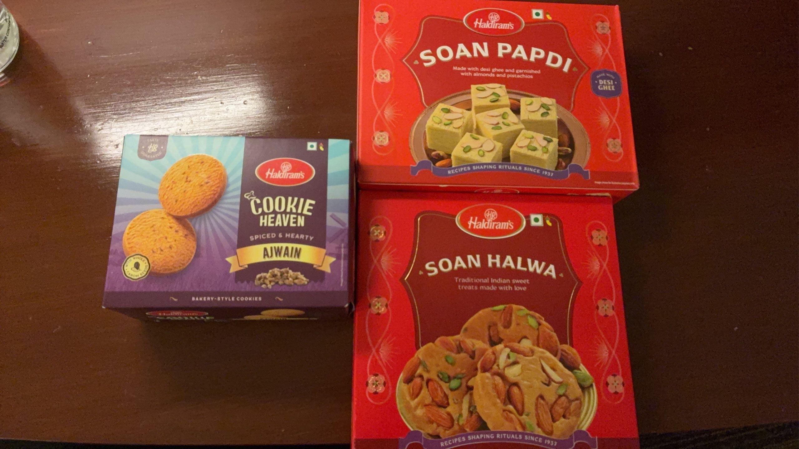 実際に買ったHaldiram'sの菓子