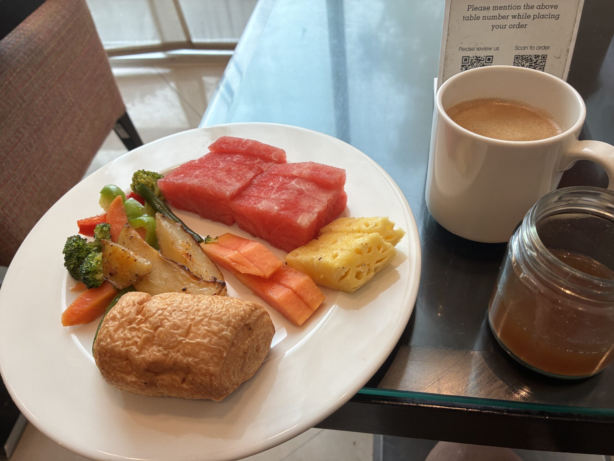 朝食のプレート