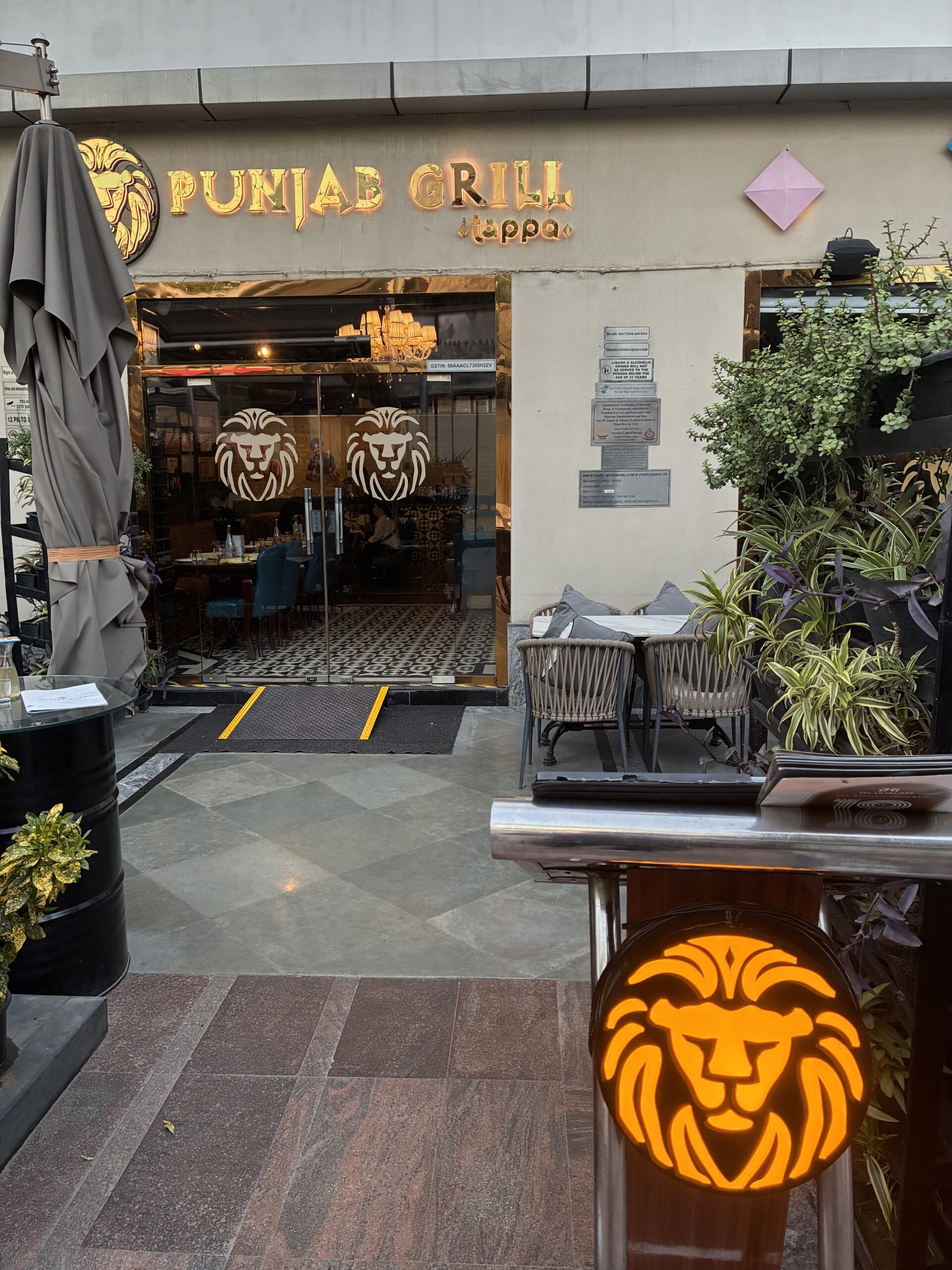 Cyber HubのPunjab Grill外観