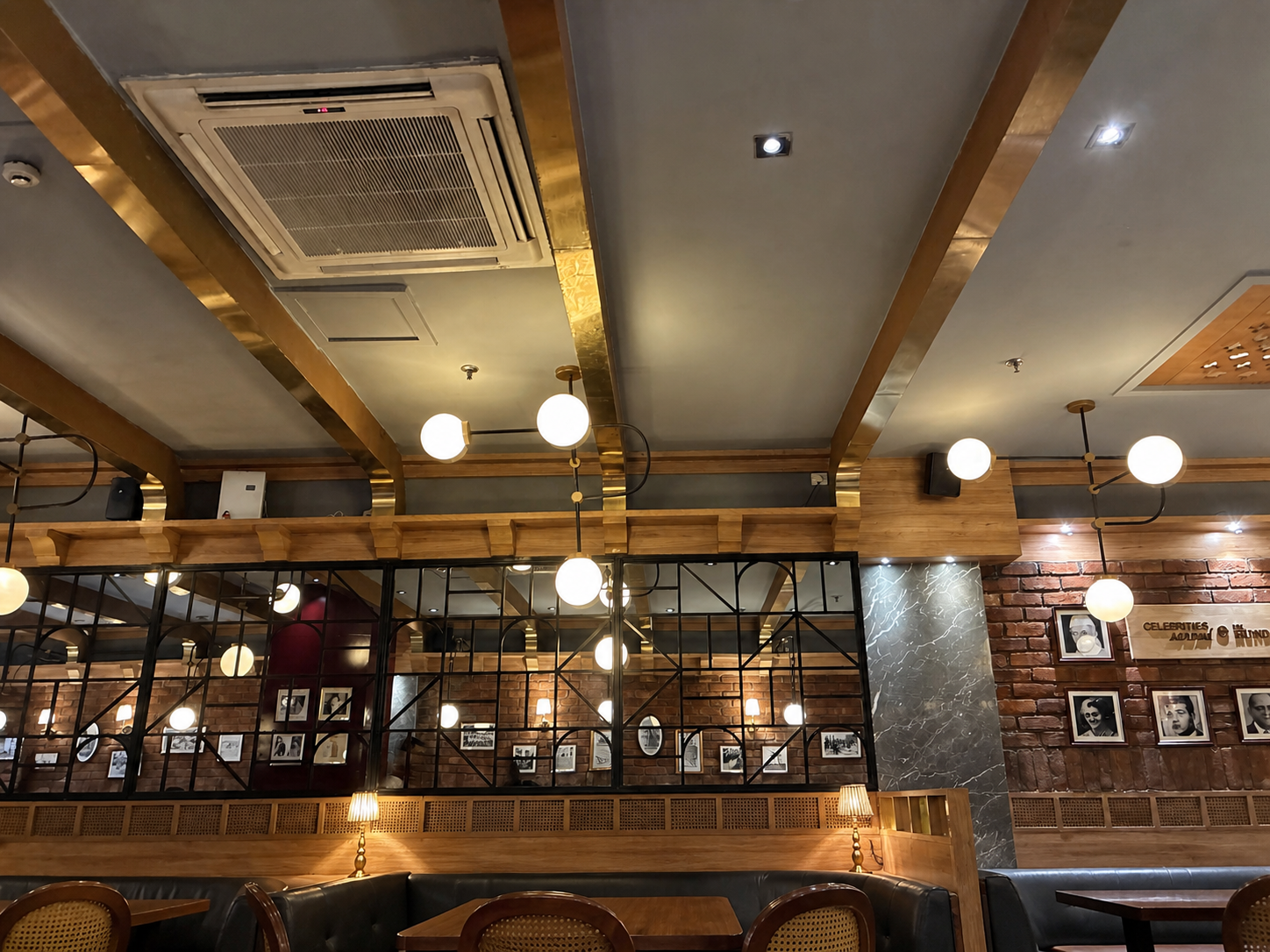 Daryaganjの店内