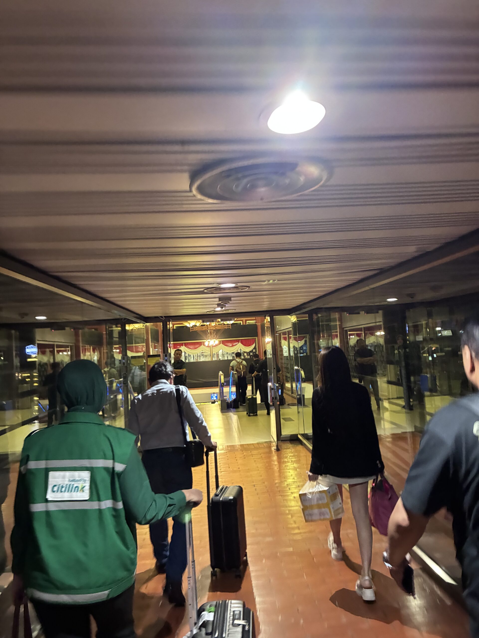 スカルノハッタ国際空港の到着後の入国エリア