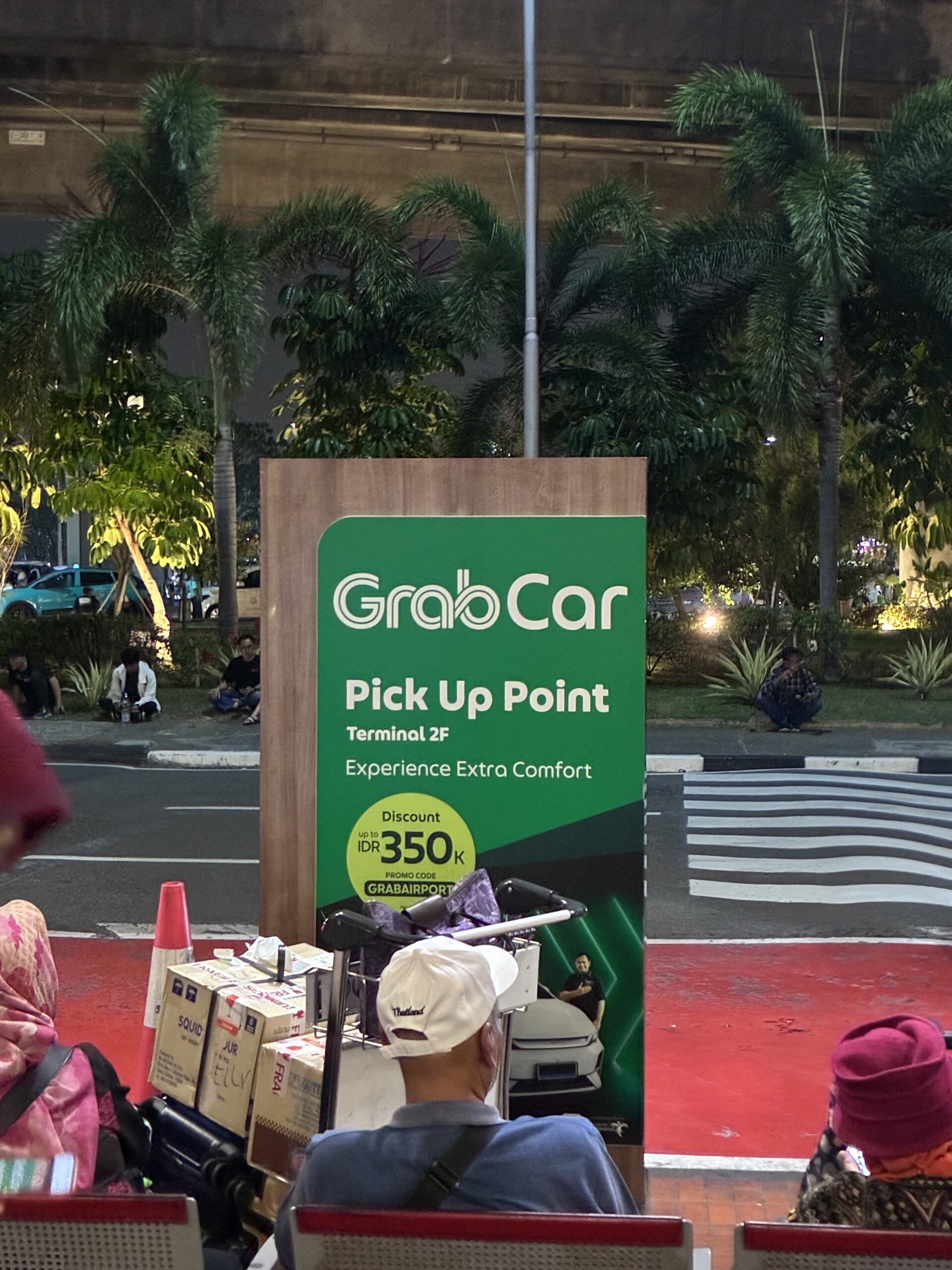 スカルノハッタ空港のGrab専用乗り場の案内