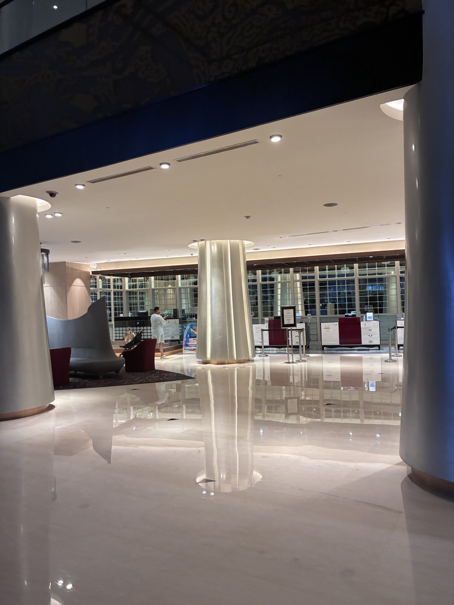 Pullman Jakarta Indonesia Thamrinの広いロビー