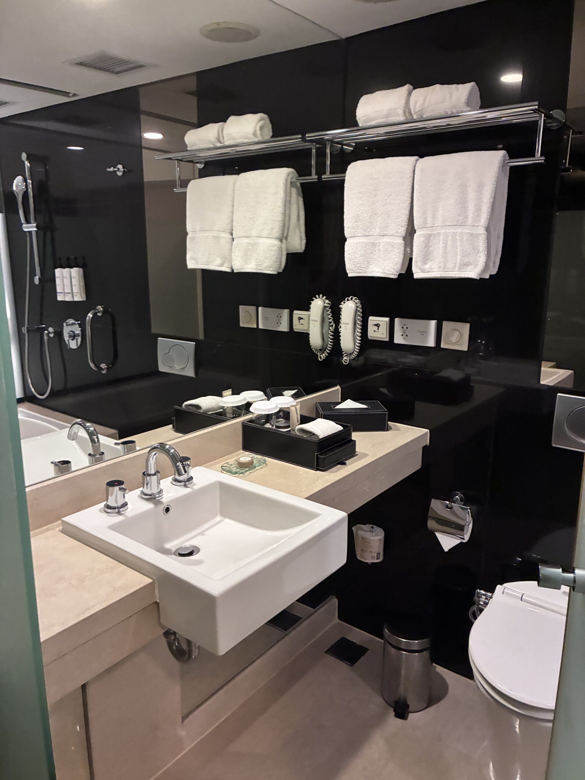 Pullman Jakarta Indonesiaのバスルーム