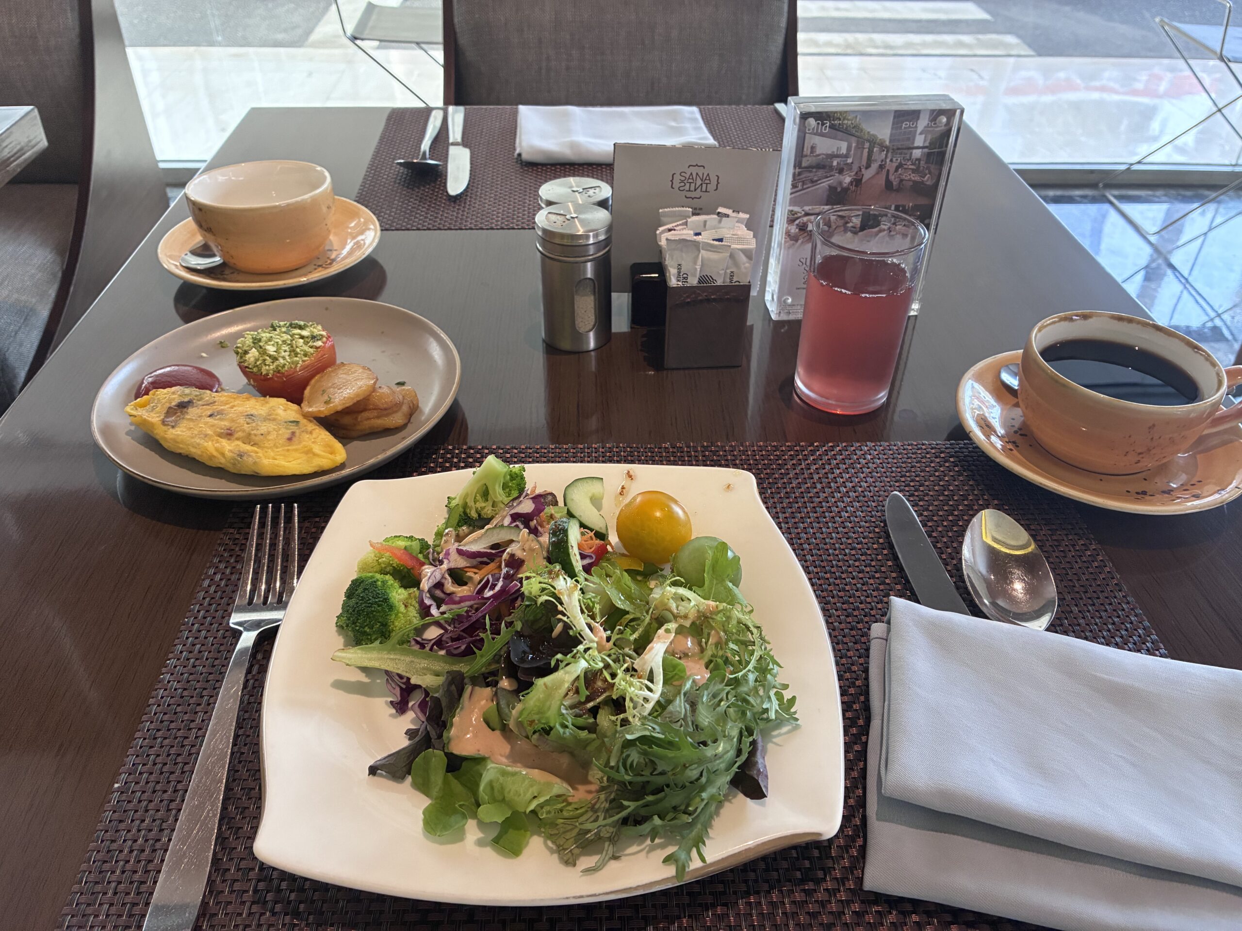 Pullman Jakarta Indonesiaで1日目に取った朝食の皿