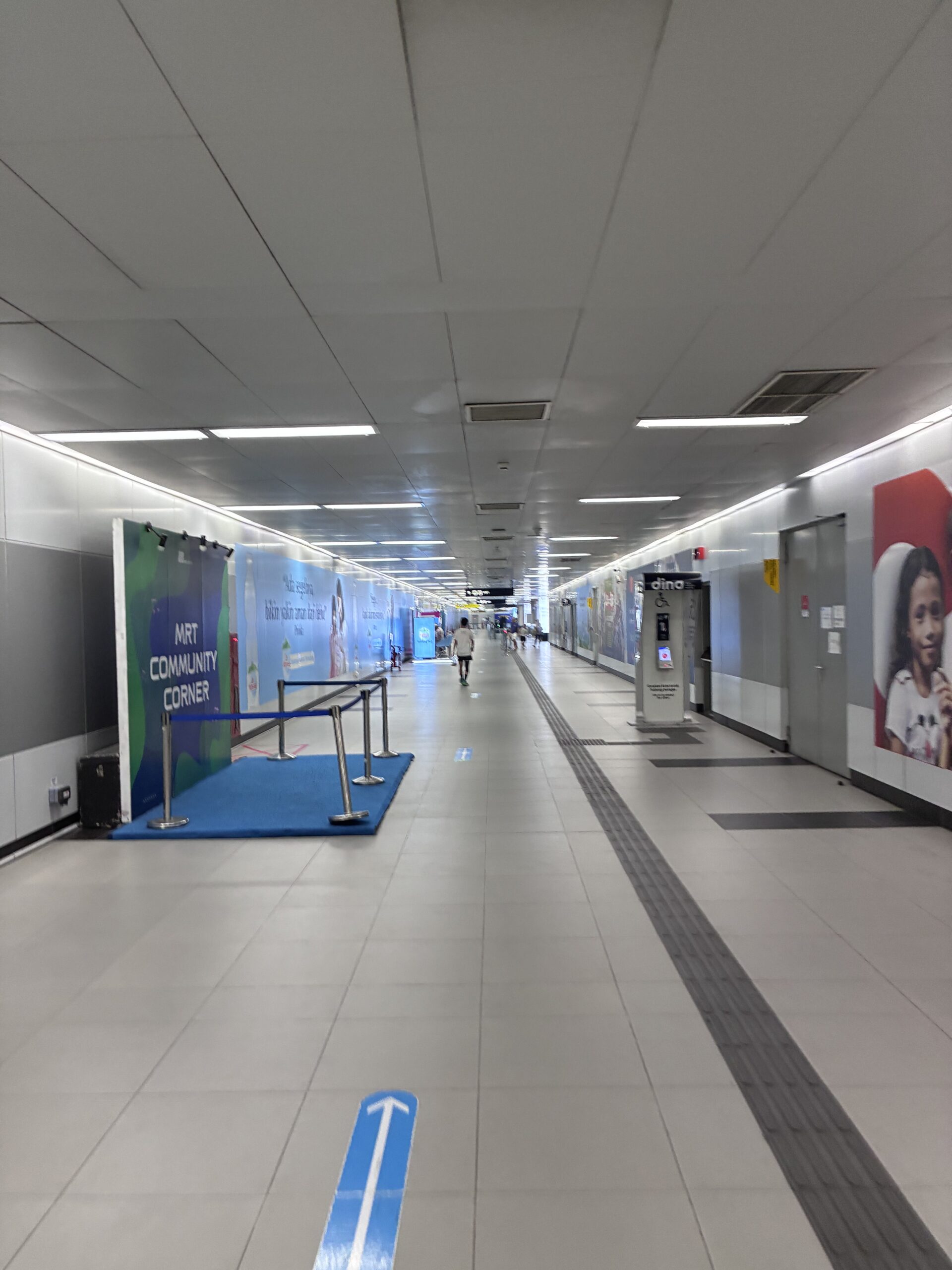 ジャカルタMRT駅の構内