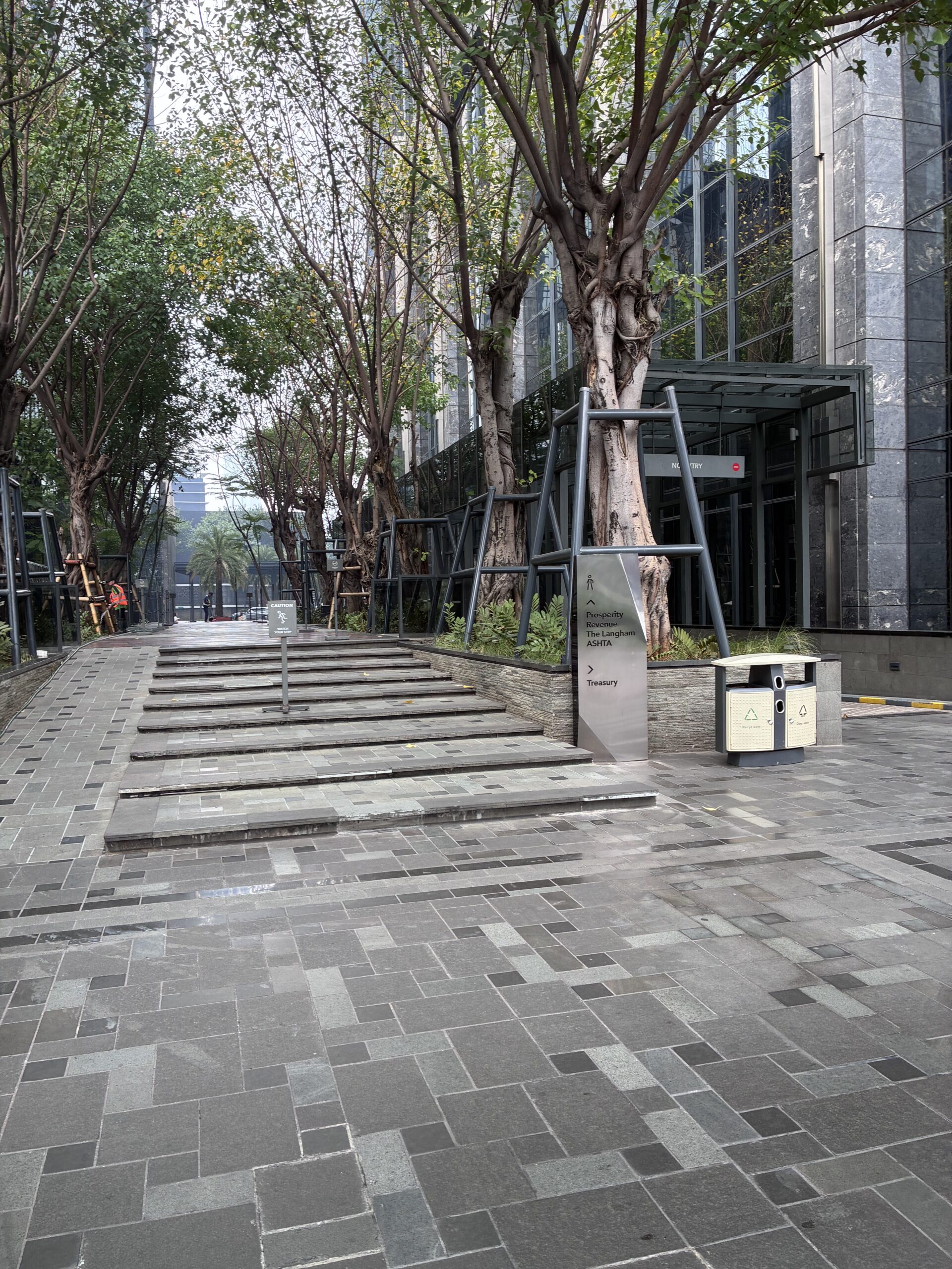 SCBDの整備された歩道