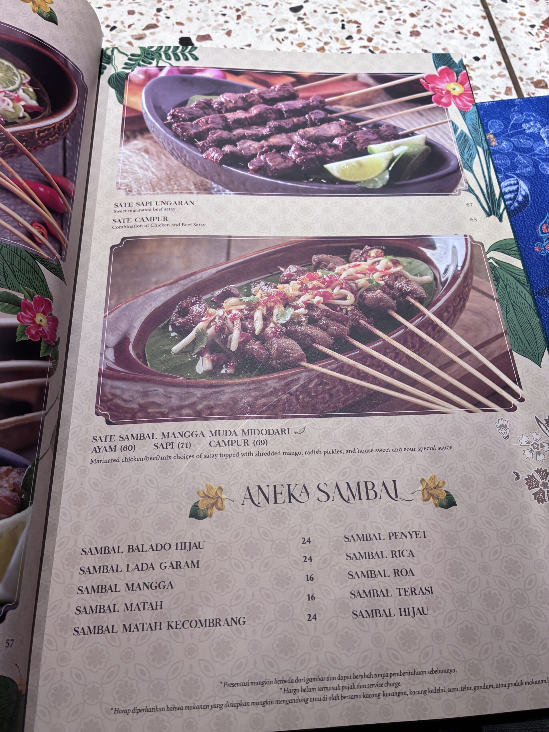 Sate Sambal Mangga Muda Midodari Campurのメニュー