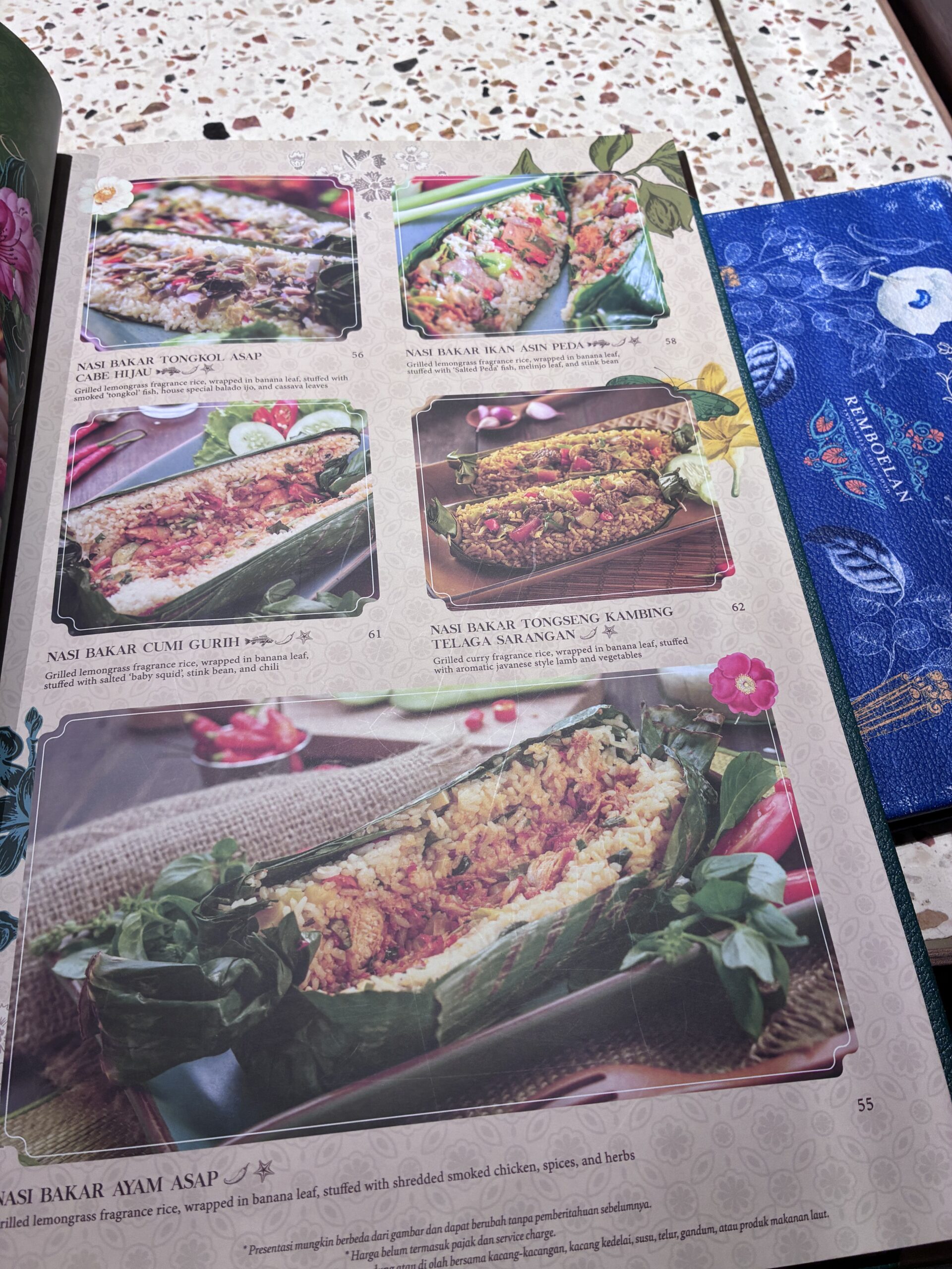Remboelanのバナナの葉包みご飯メニュー