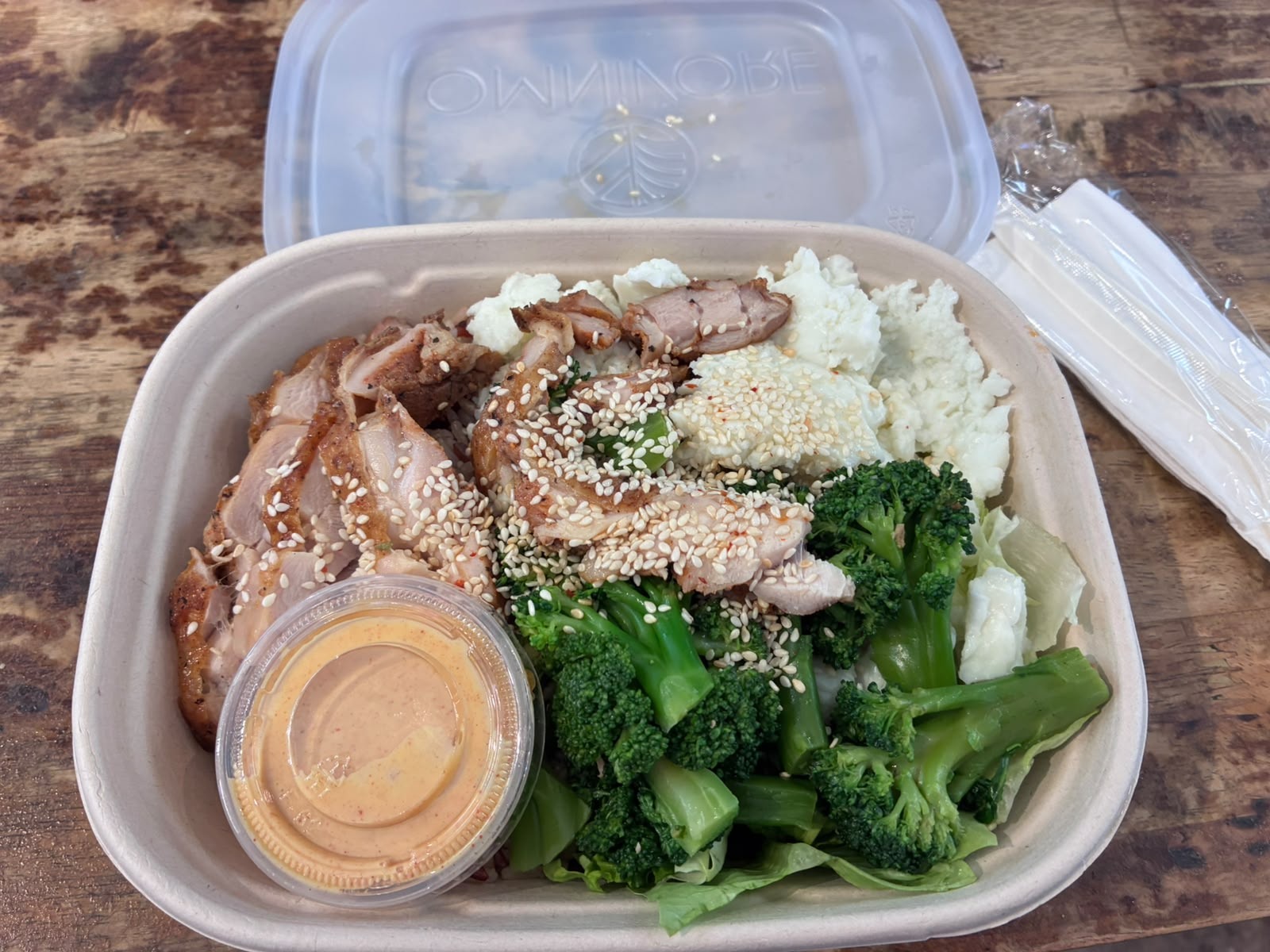 Omnivore grilled chicken thigh bowl with brown rice, romaine lettuce, broccoli and egg white, The Basement Singapore