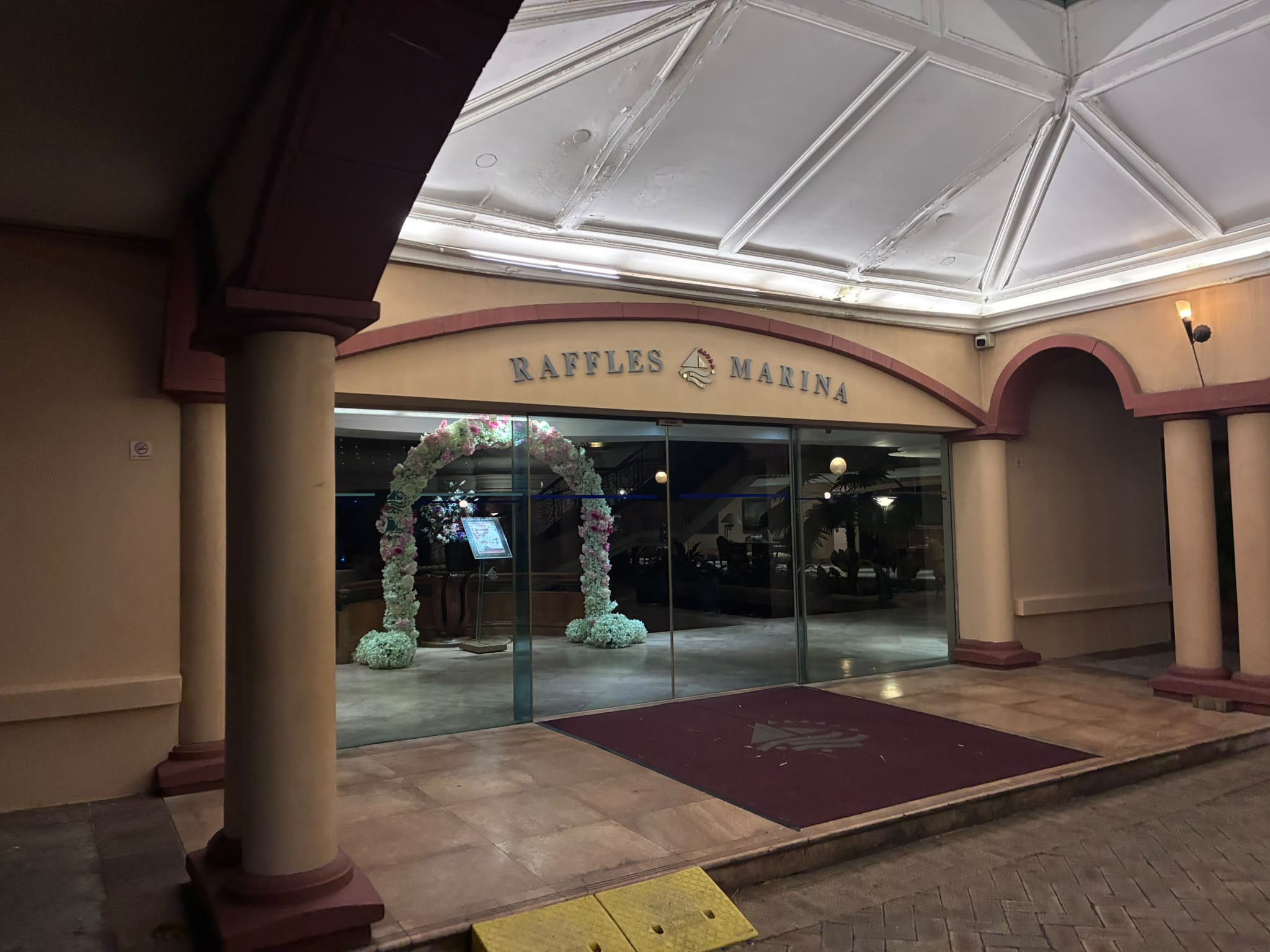 Raffles Marinaの入口