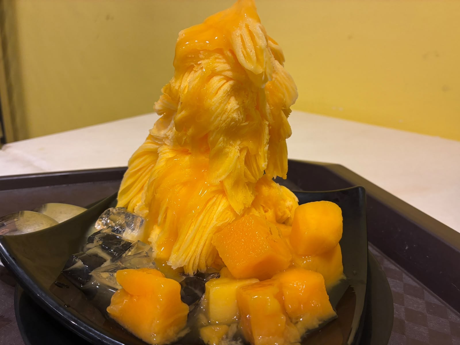 Mango snow ice with mango cubes and jelly at Mei Heong Yuen Dessert, Novena Singapore
